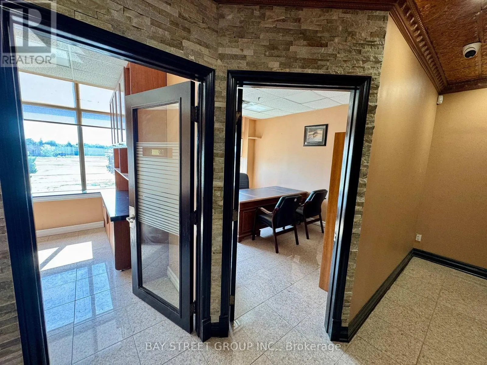 205 - 80 CORPORATE DRIVE