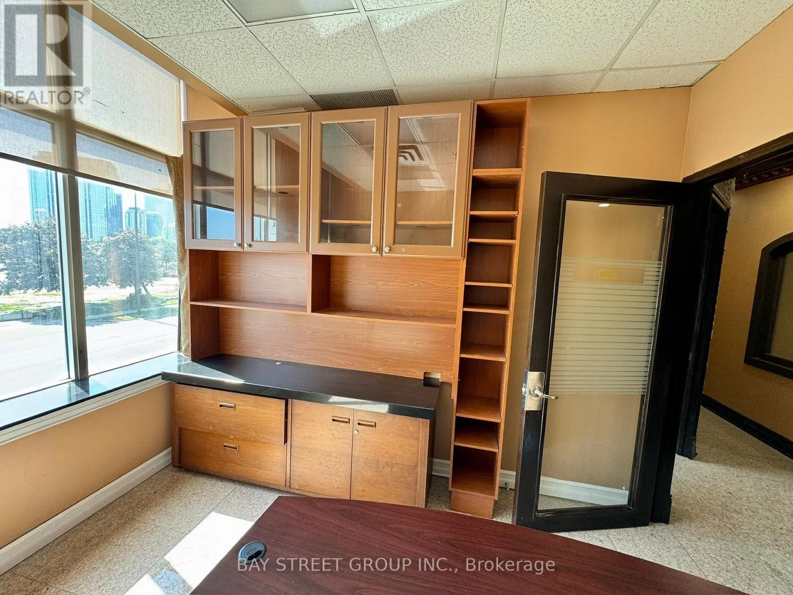205 - 80 CORPORATE DRIVE