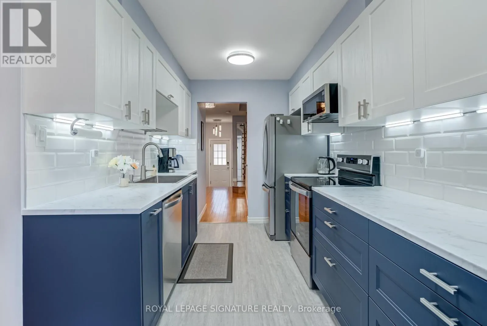 166 - 10 BASSETT BOULEVARD