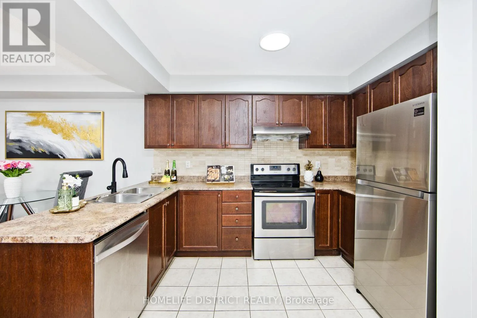 77 COYOTE CRESCENT