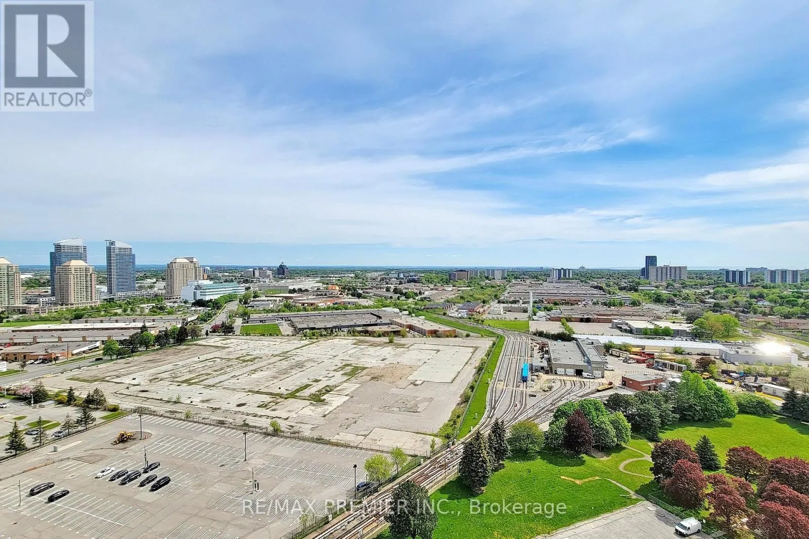 2607 - 88 GRANGEWAY AVENUE