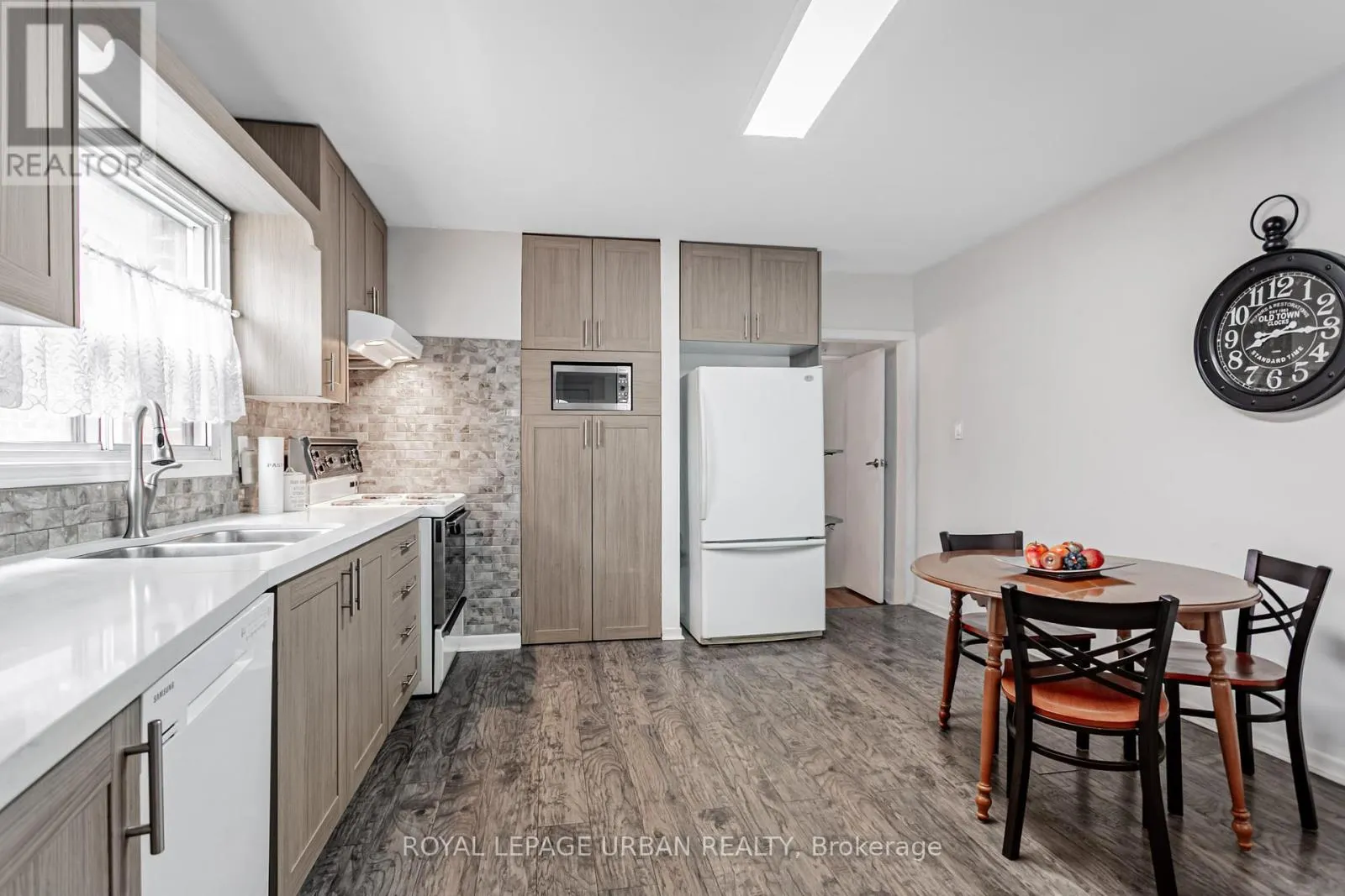 144 ALDWYCH AVENUE