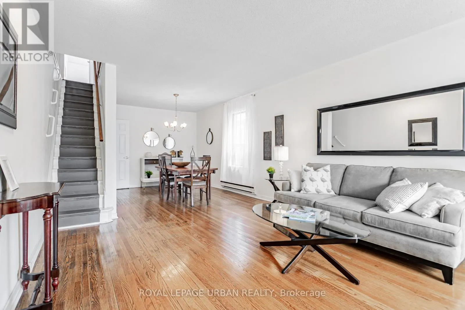 144 ALDWYCH AVENUE