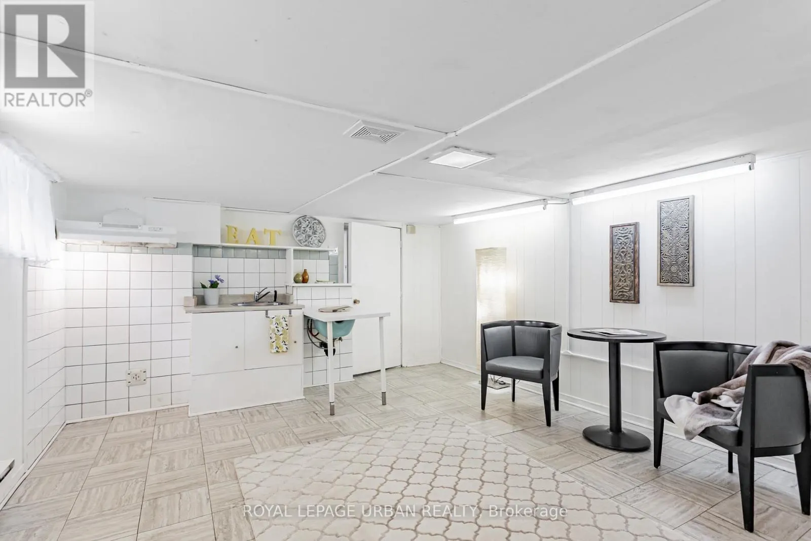 144 ALDWYCH AVENUE
