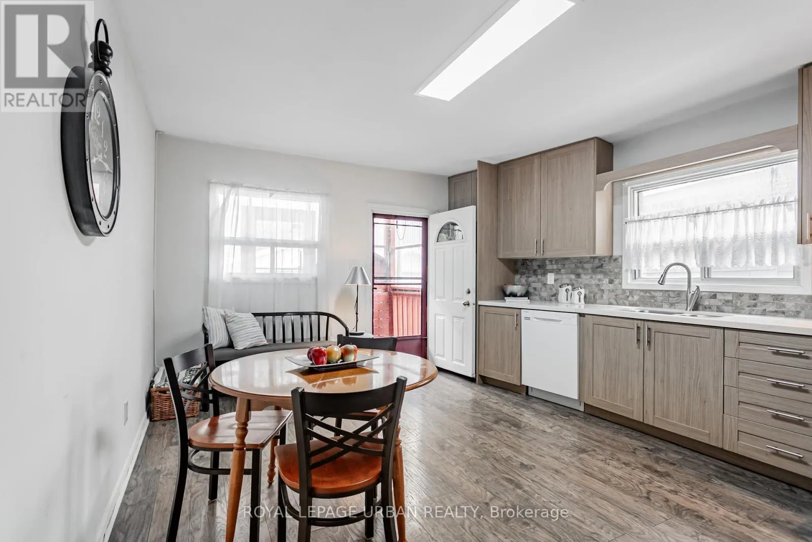 144 ALDWYCH AVENUE