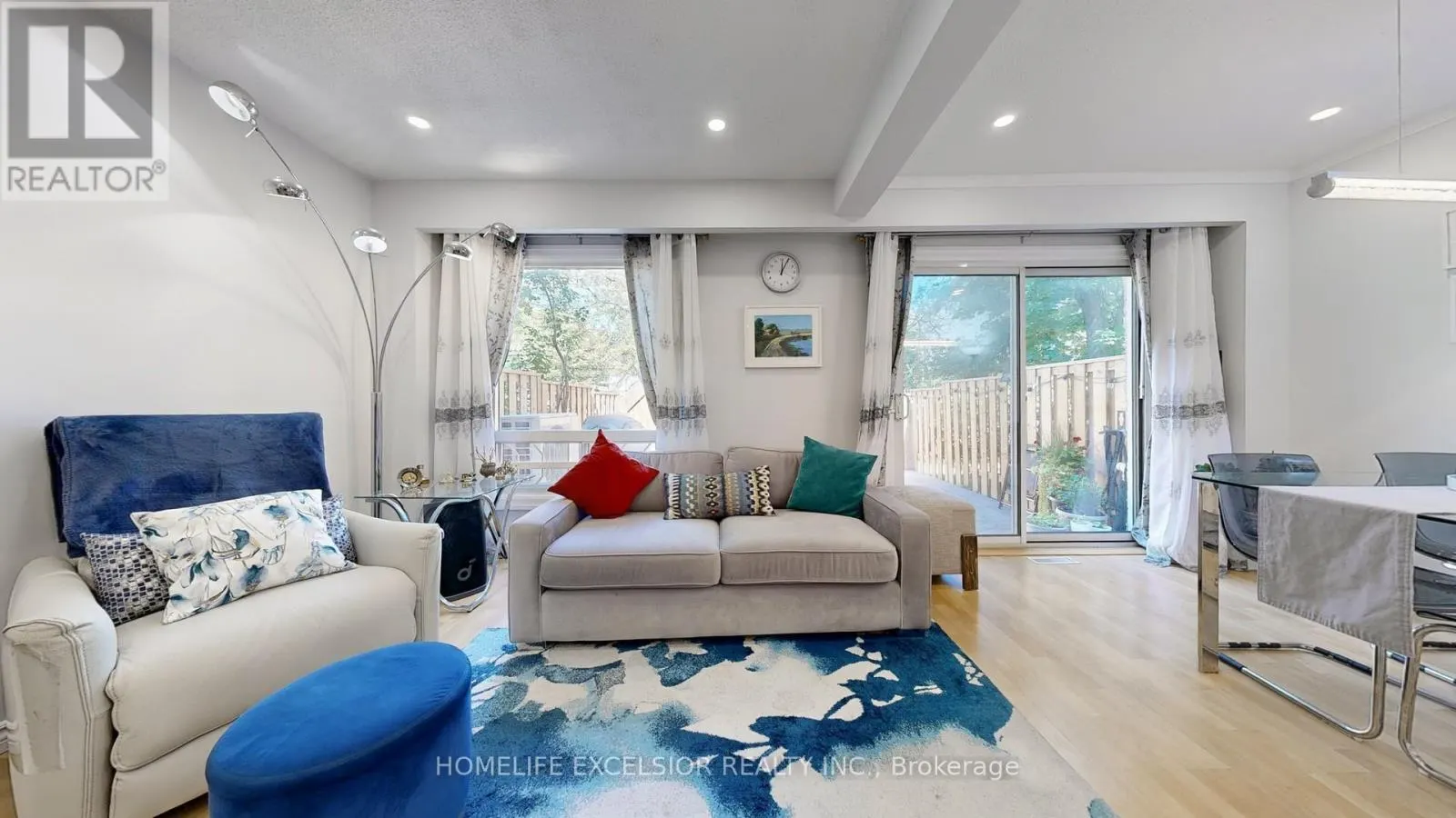 #73 - 201 ALEXMUIR BOULEVARD