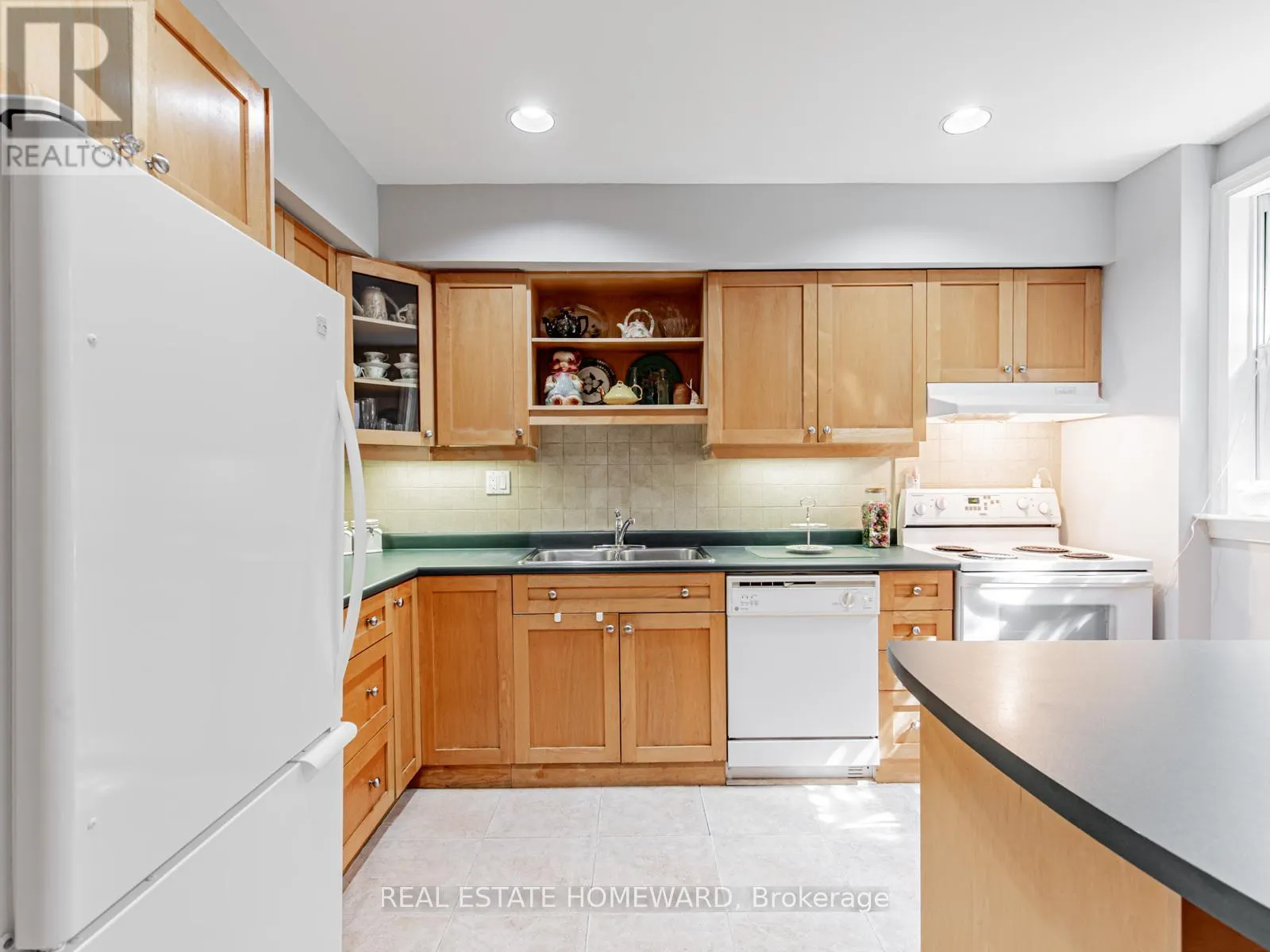 87 HARCOURT AVENUE