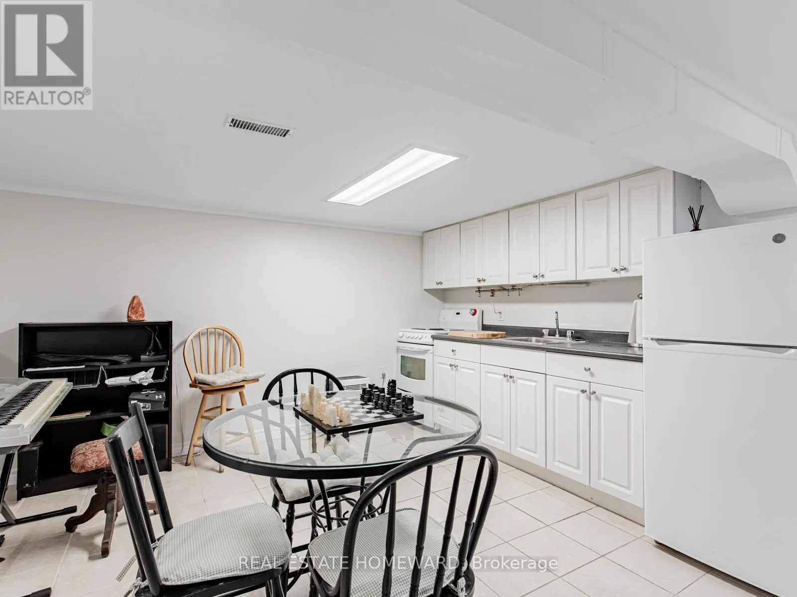 87 HARCOURT AVENUE
