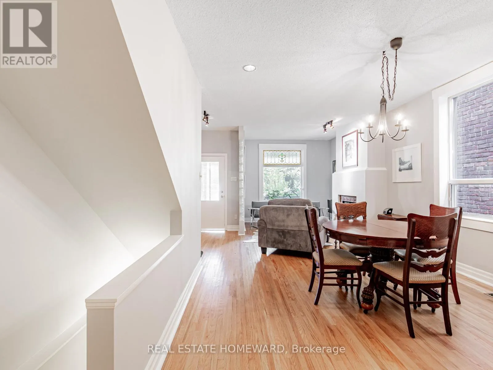 87 HARCOURT AVENUE