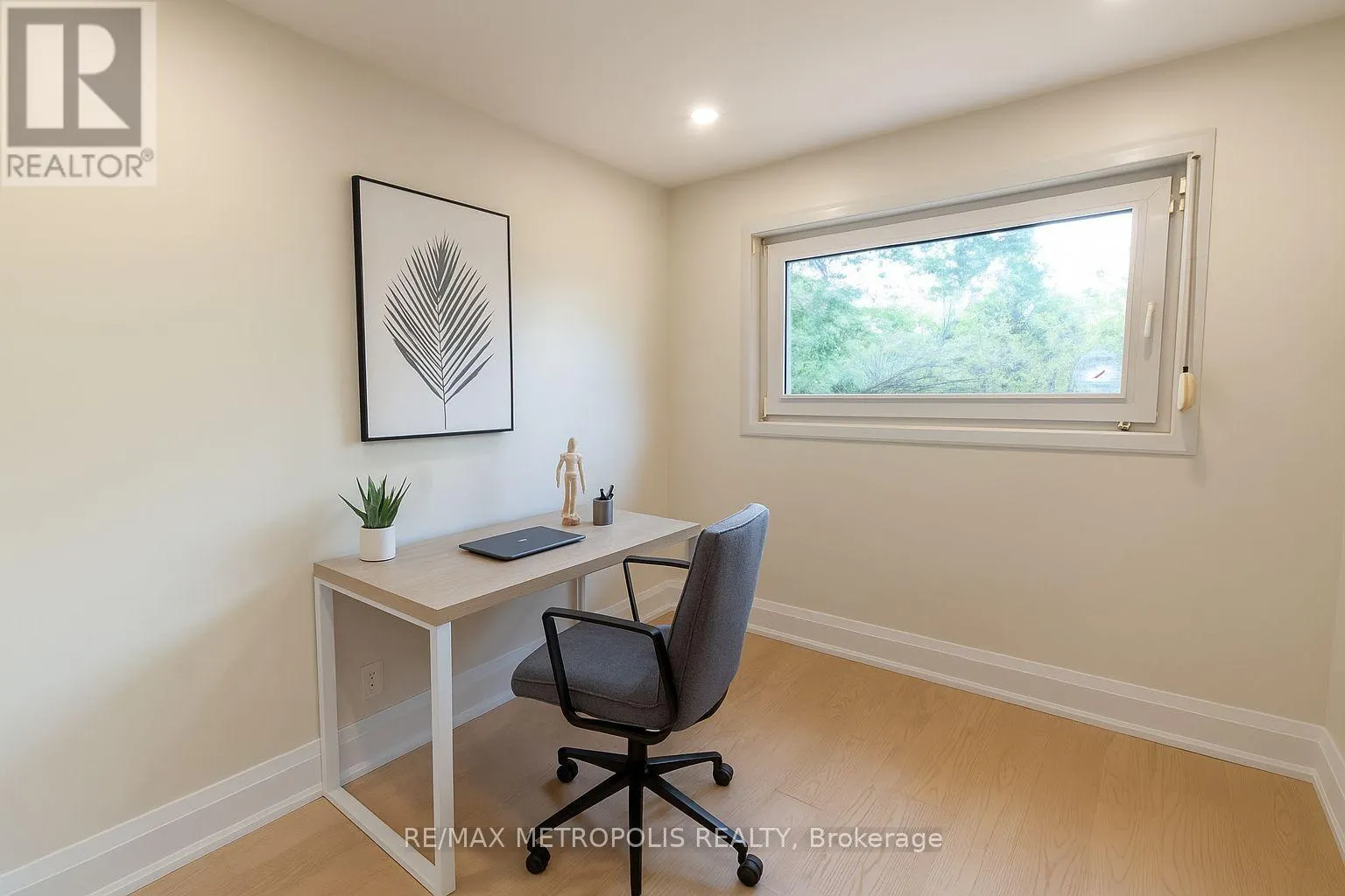 48 KNOCKBOLT CRESCENT