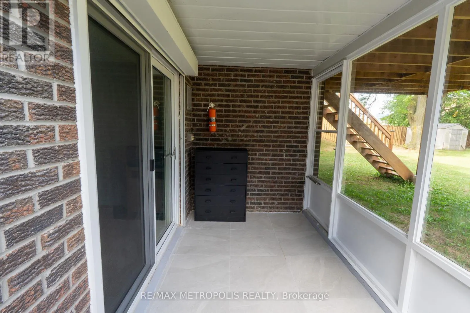 48 KNOCKBOLT CRESCENT