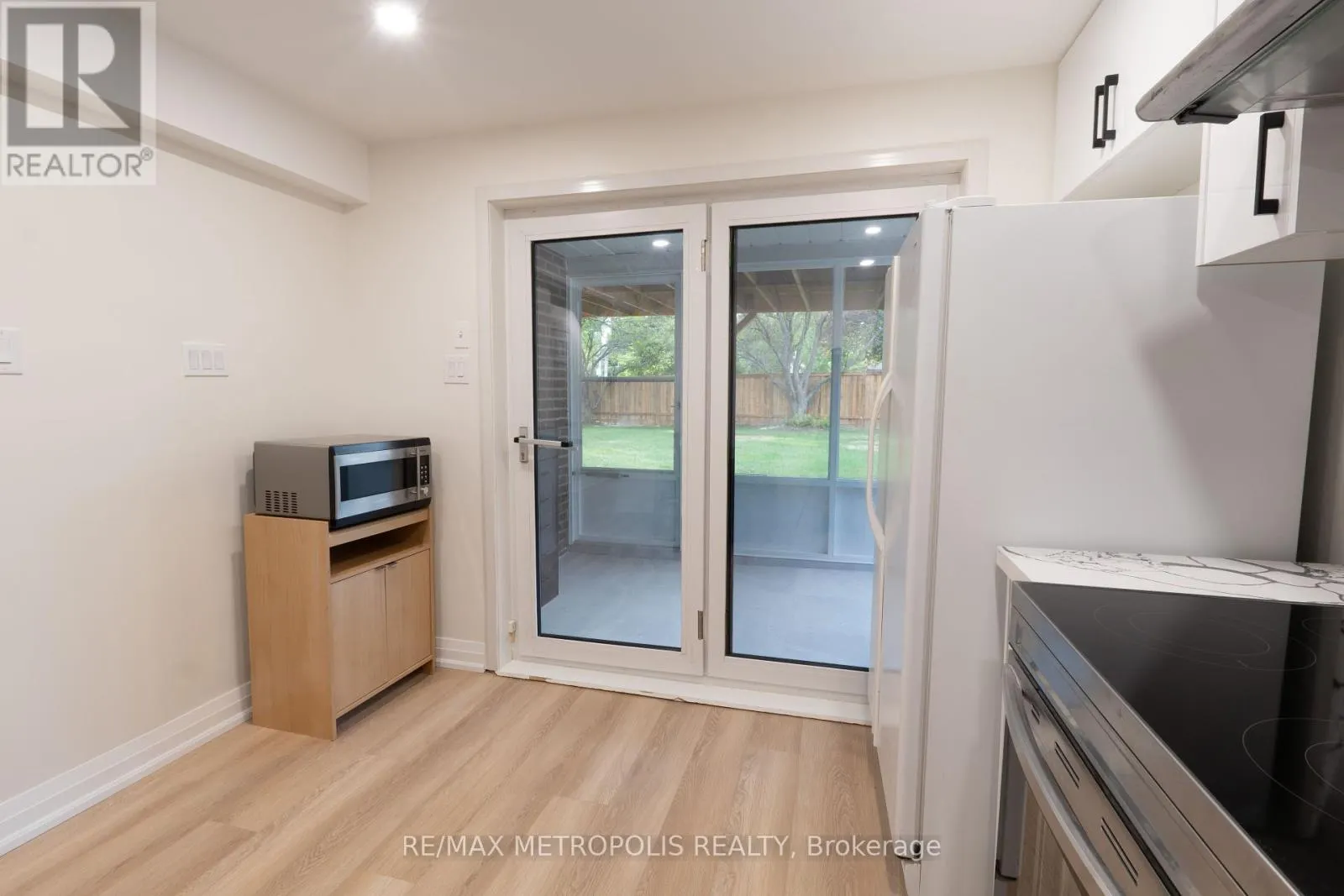 48 KNOCKBOLT CRESCENT