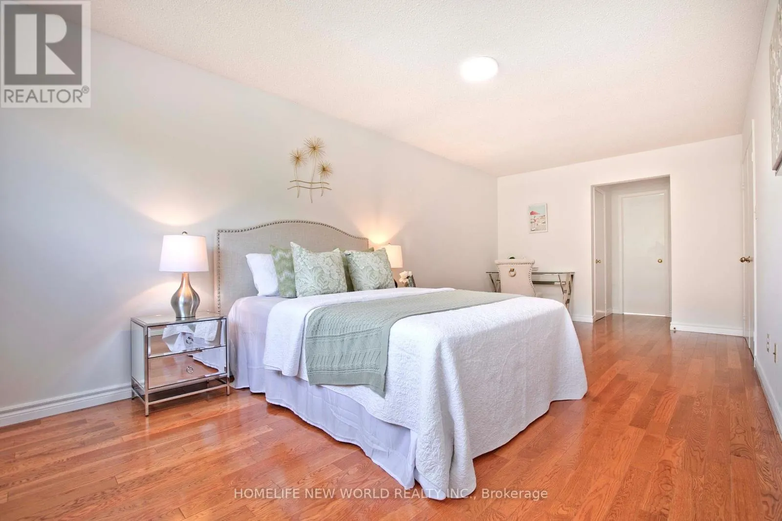 53 SANWOOD BOULEVARD