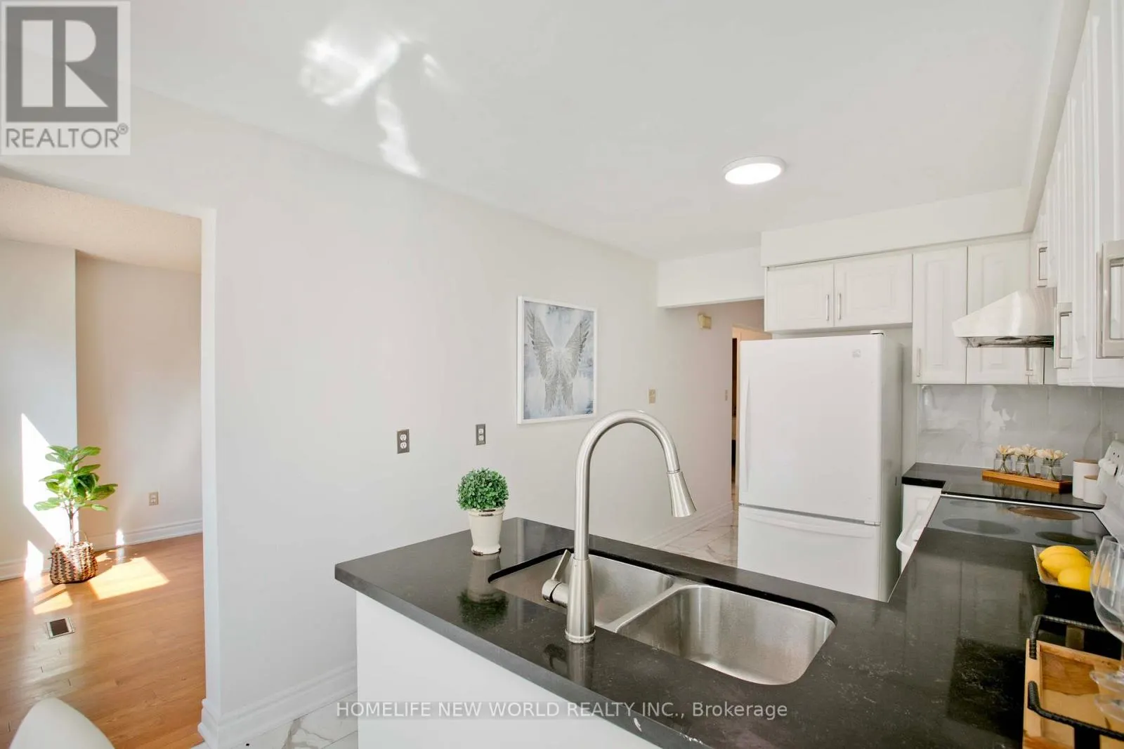 53 SANWOOD BOULEVARD