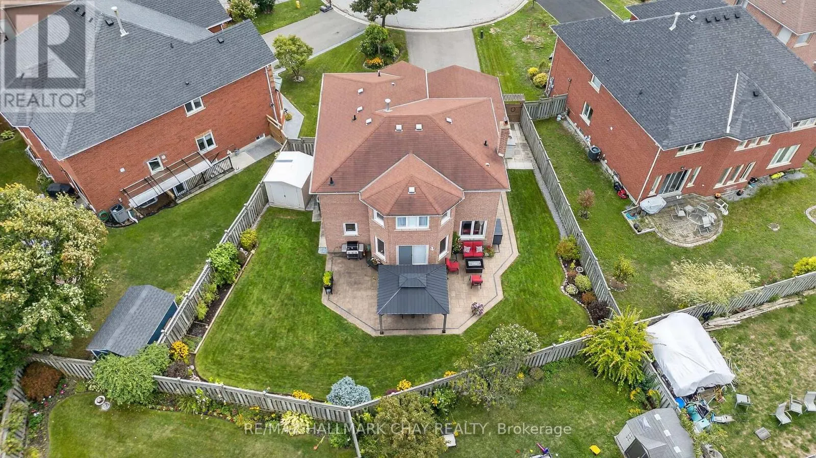 114 SWEETBRIAR COURT