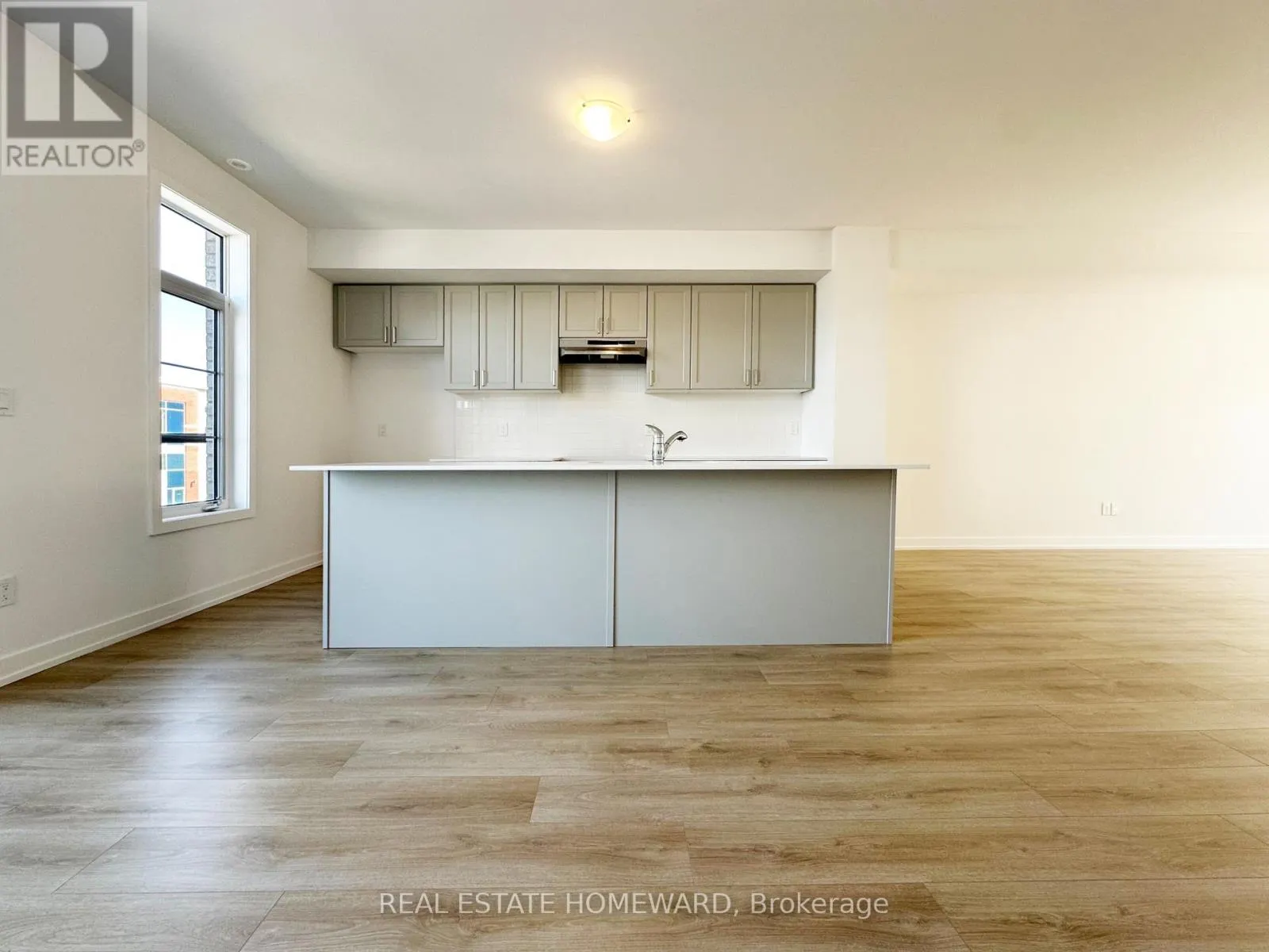 303 - 1655 PALMERS SAWMILL ROAD