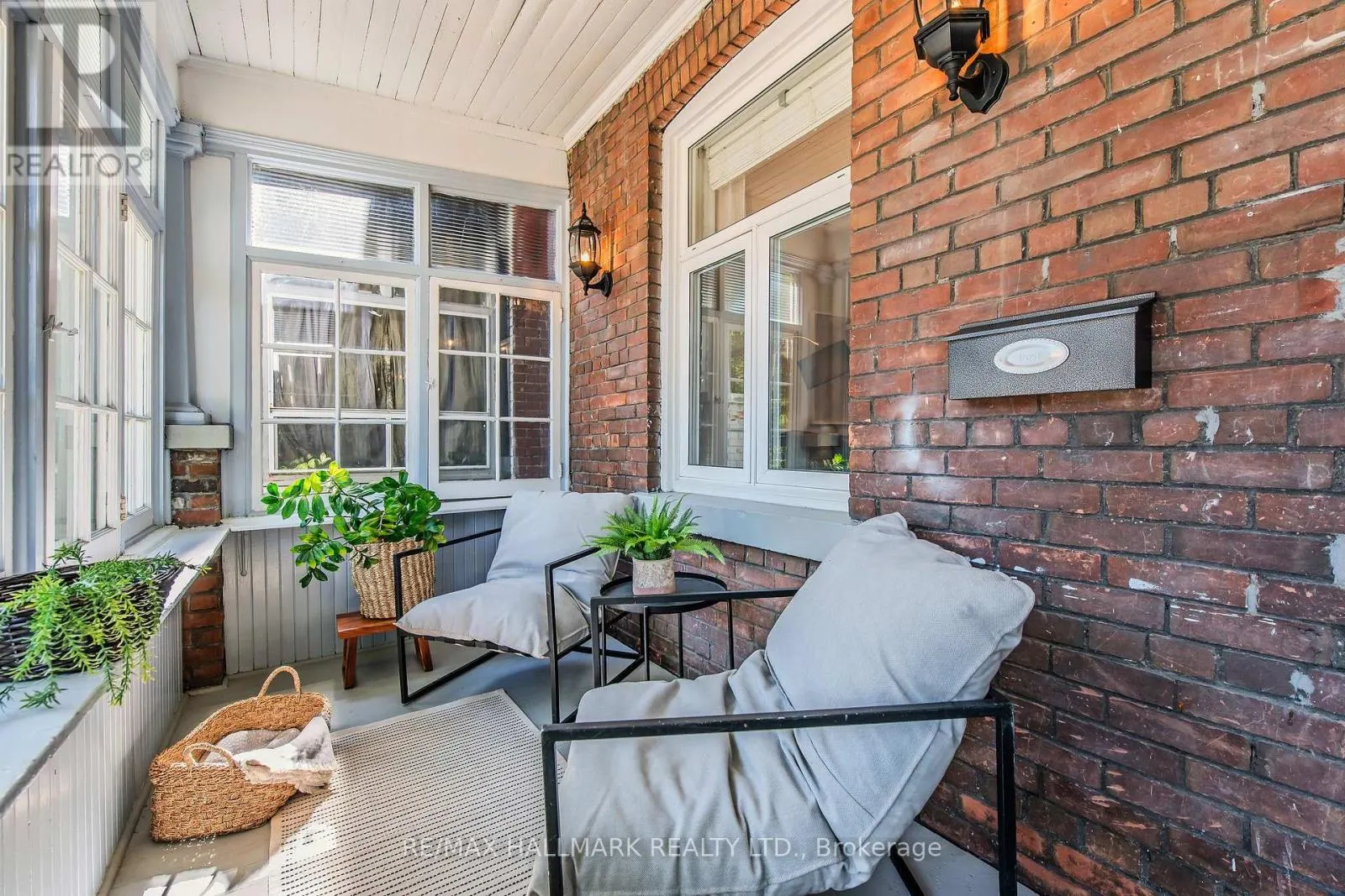 152 HASTINGS AVENUE