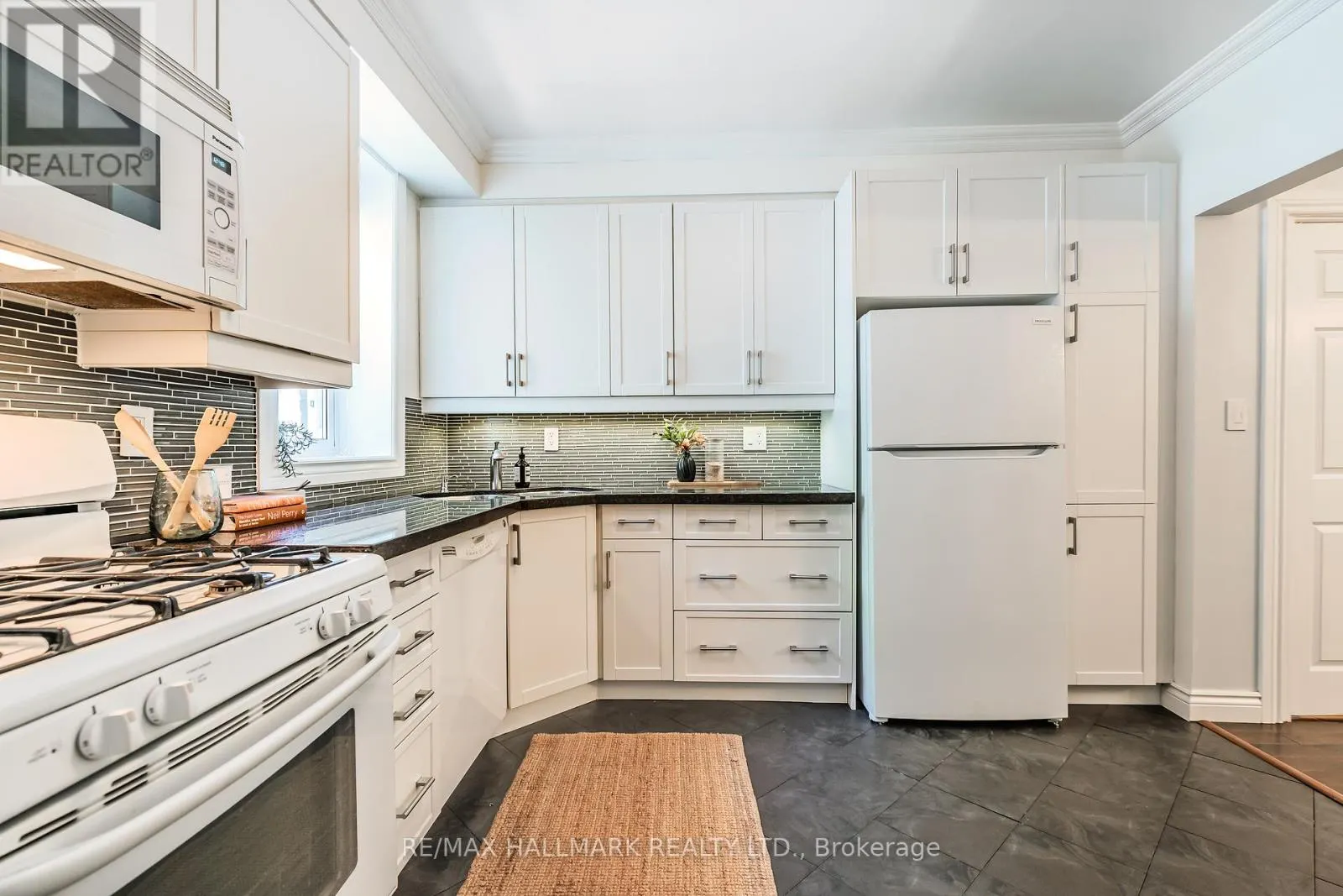 152 HASTINGS AVENUE
