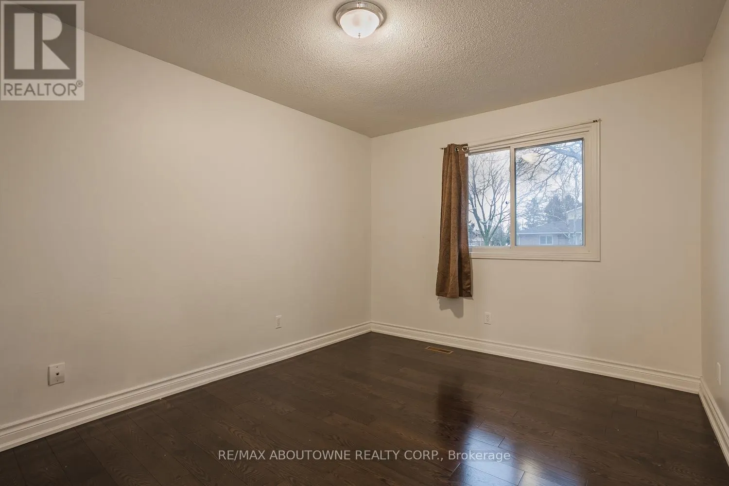 106 PONDTAIL DRIVE