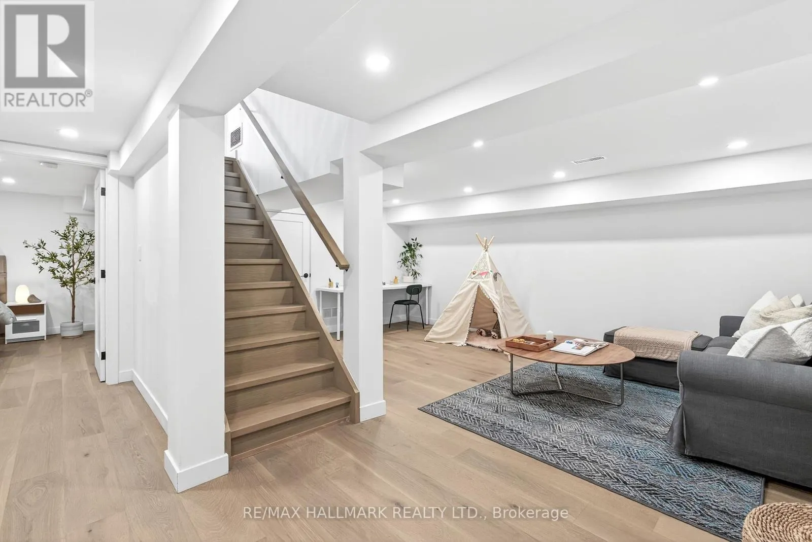 225 CATALINA DRIVE
