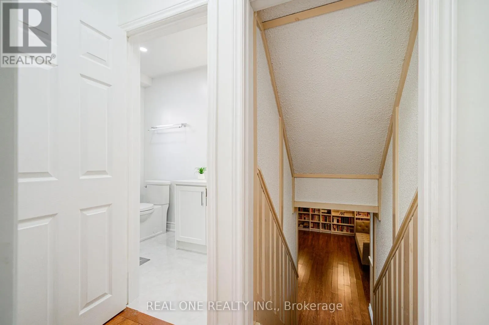 122 MARILAKE DRIVE