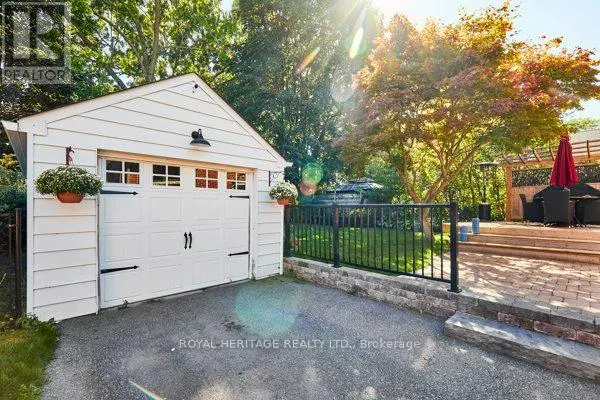 35 GLEN MUIR DRIVE