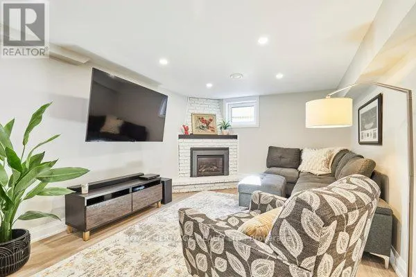 35 GLEN MUIR DRIVE
