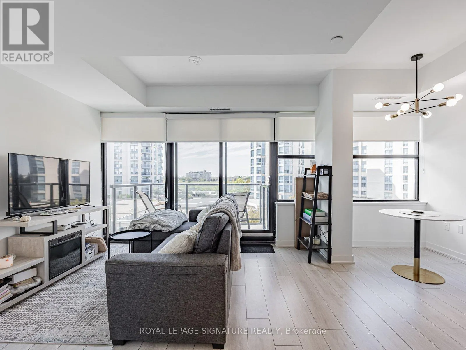 448 - 1608 CHARLES STREET E