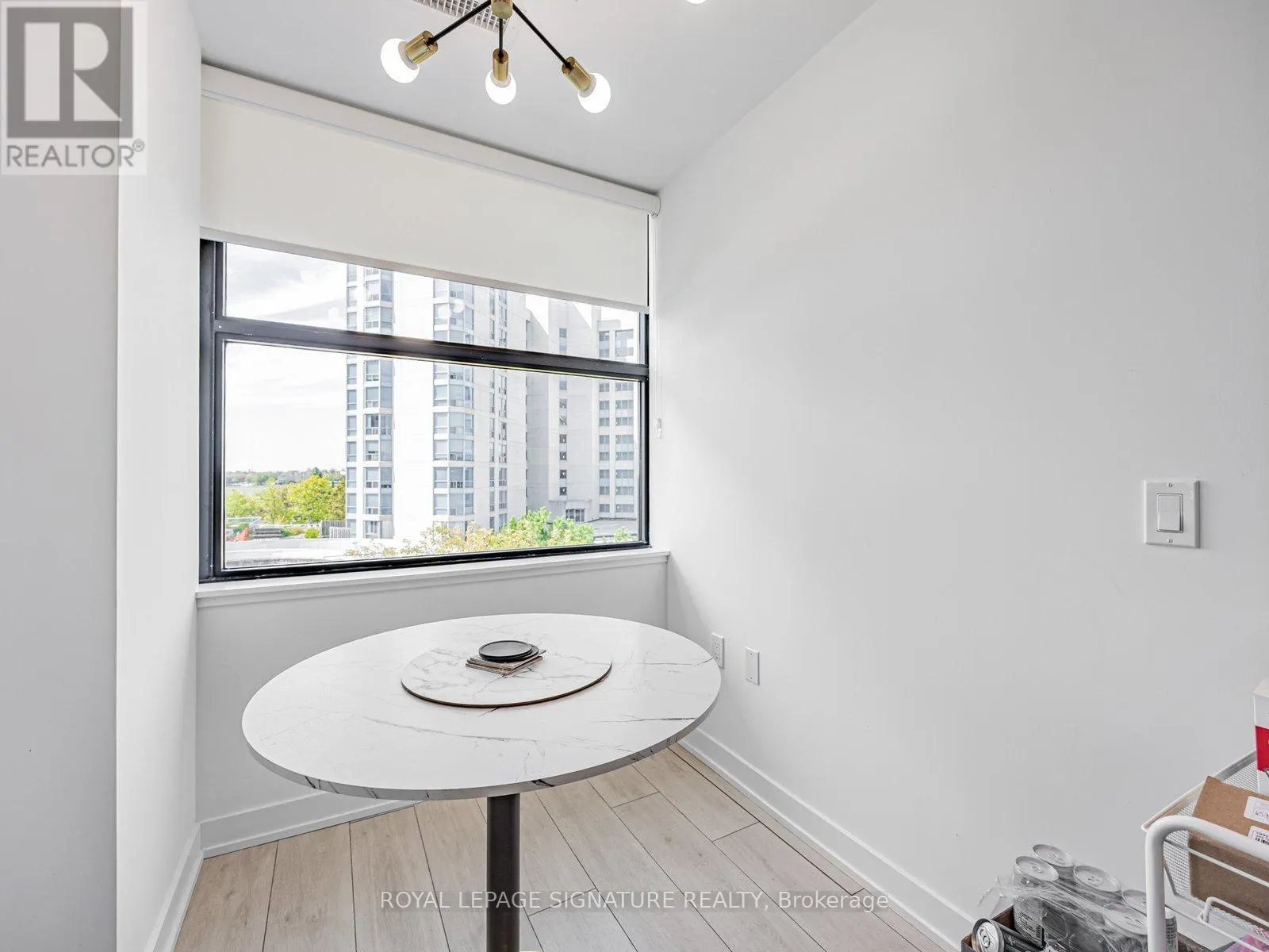 448 - 1608 CHARLES STREET E