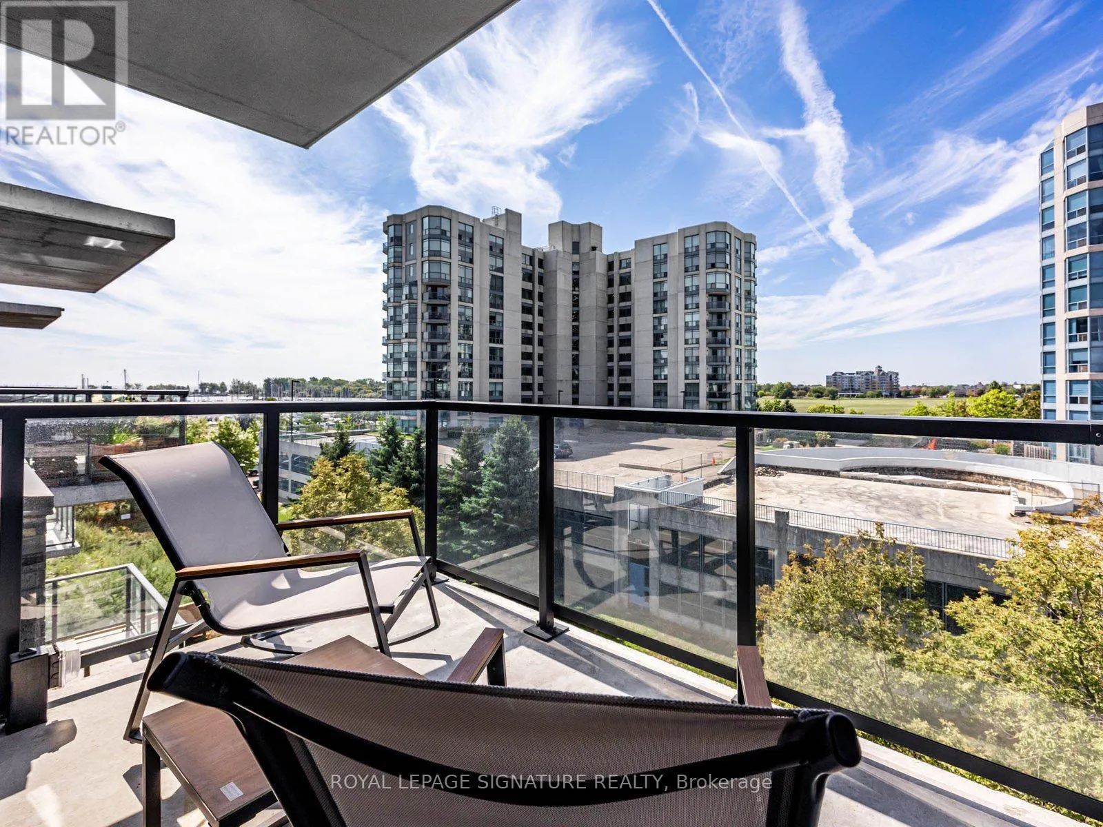448 - 1608 CHARLES STREET E