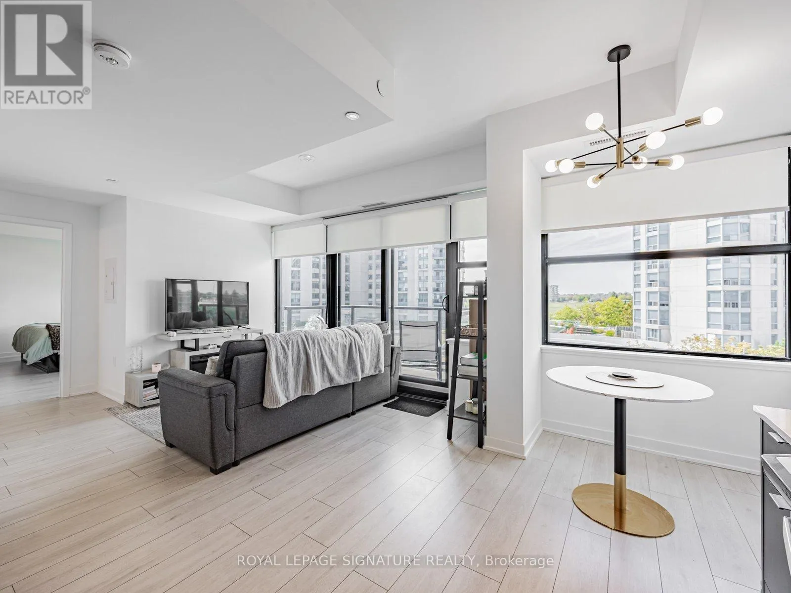 448 - 1608 CHARLES STREET E