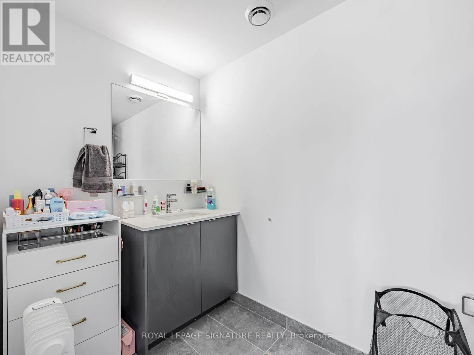 448 - 1608 CHARLES STREET E