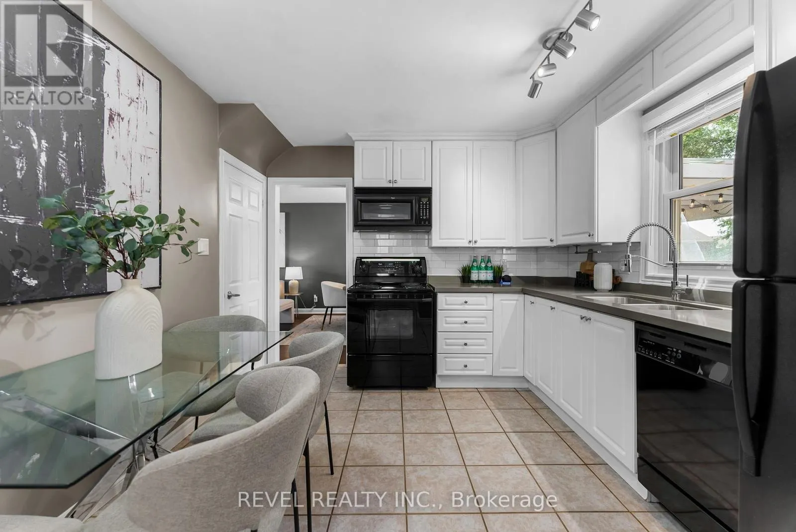 3 GLENWOOD TERRACE