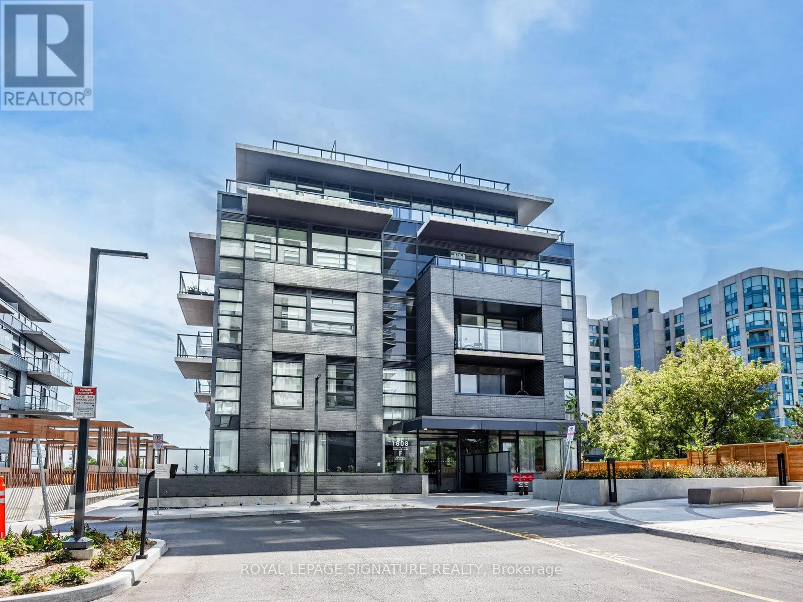 448 - 1608 CHARLES STREET E