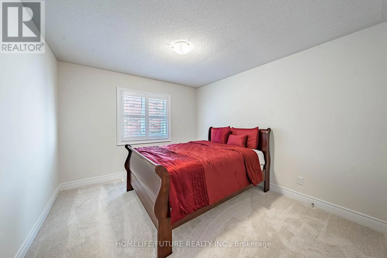 32 GILLIVARY DRIVE