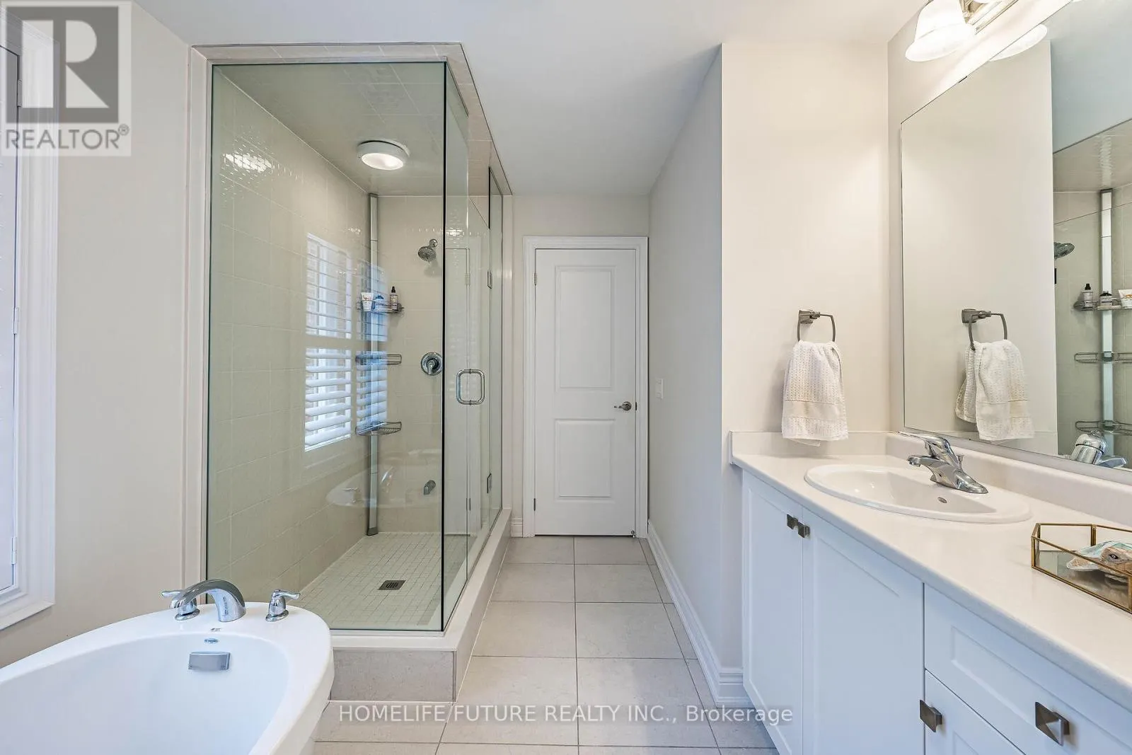 32 GILLIVARY DRIVE