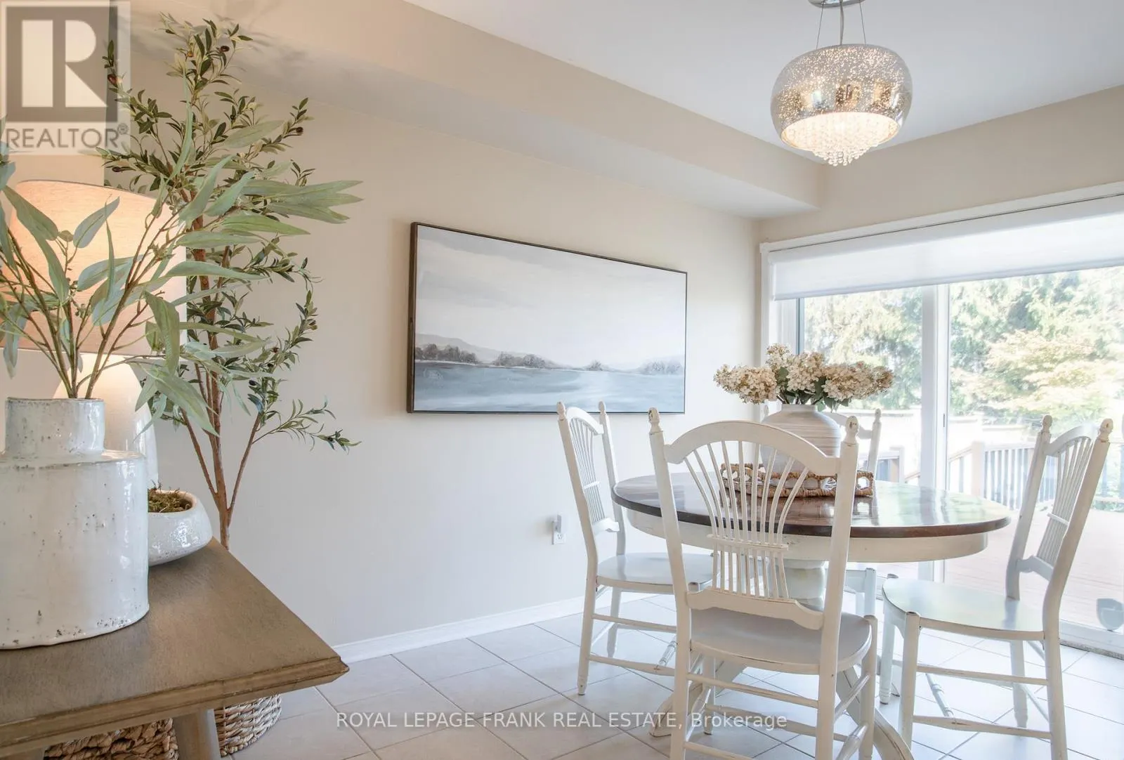 33 BEXLEY CRESCENT E