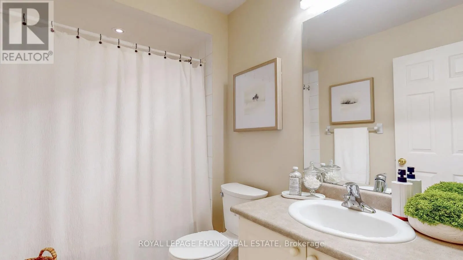 33 BEXLEY CRESCENT E