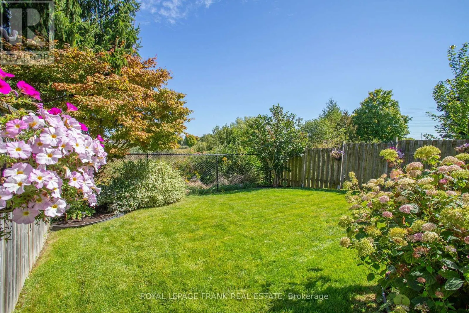 33 BEXLEY CRESCENT E