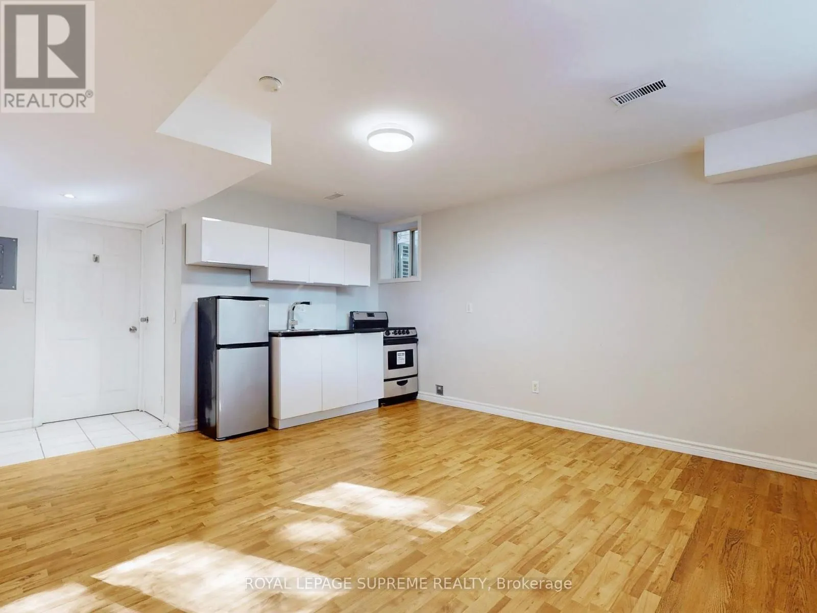 370 JONES AVENUE