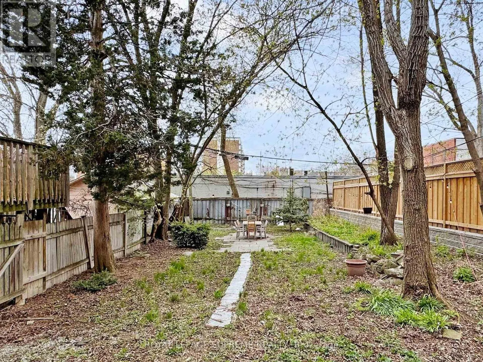 370 JONES AVENUE