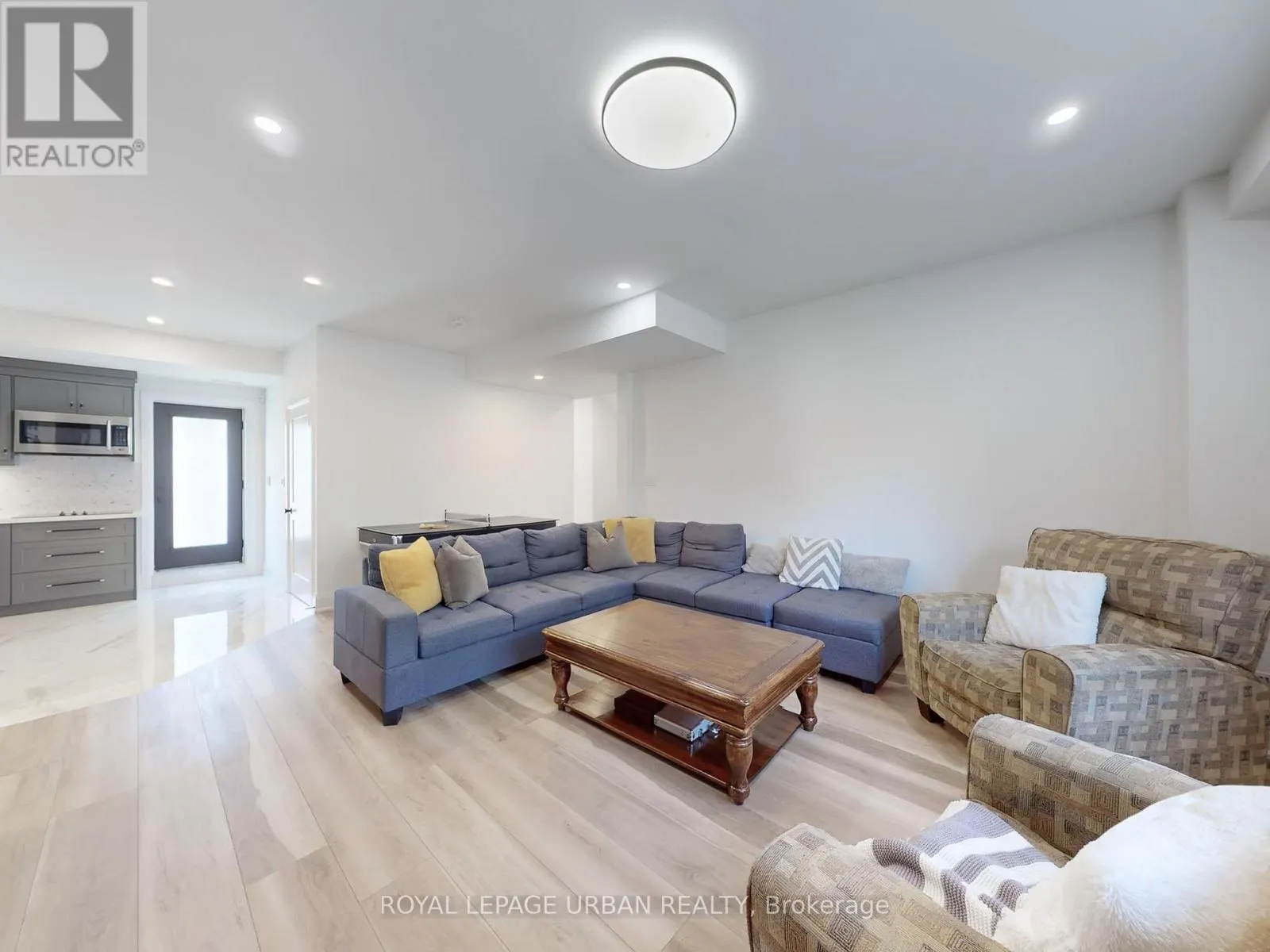 423 FRIENDSHIP AVENUE