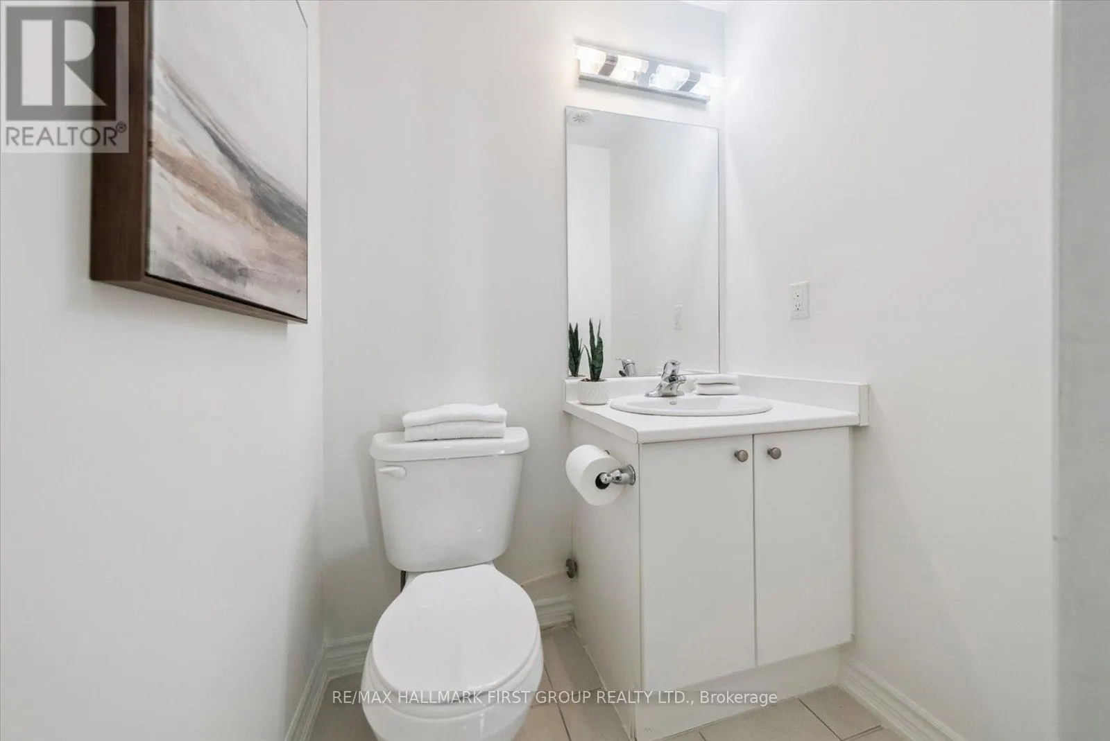 5 - 1060 ST. HILDA'S WAY, #5