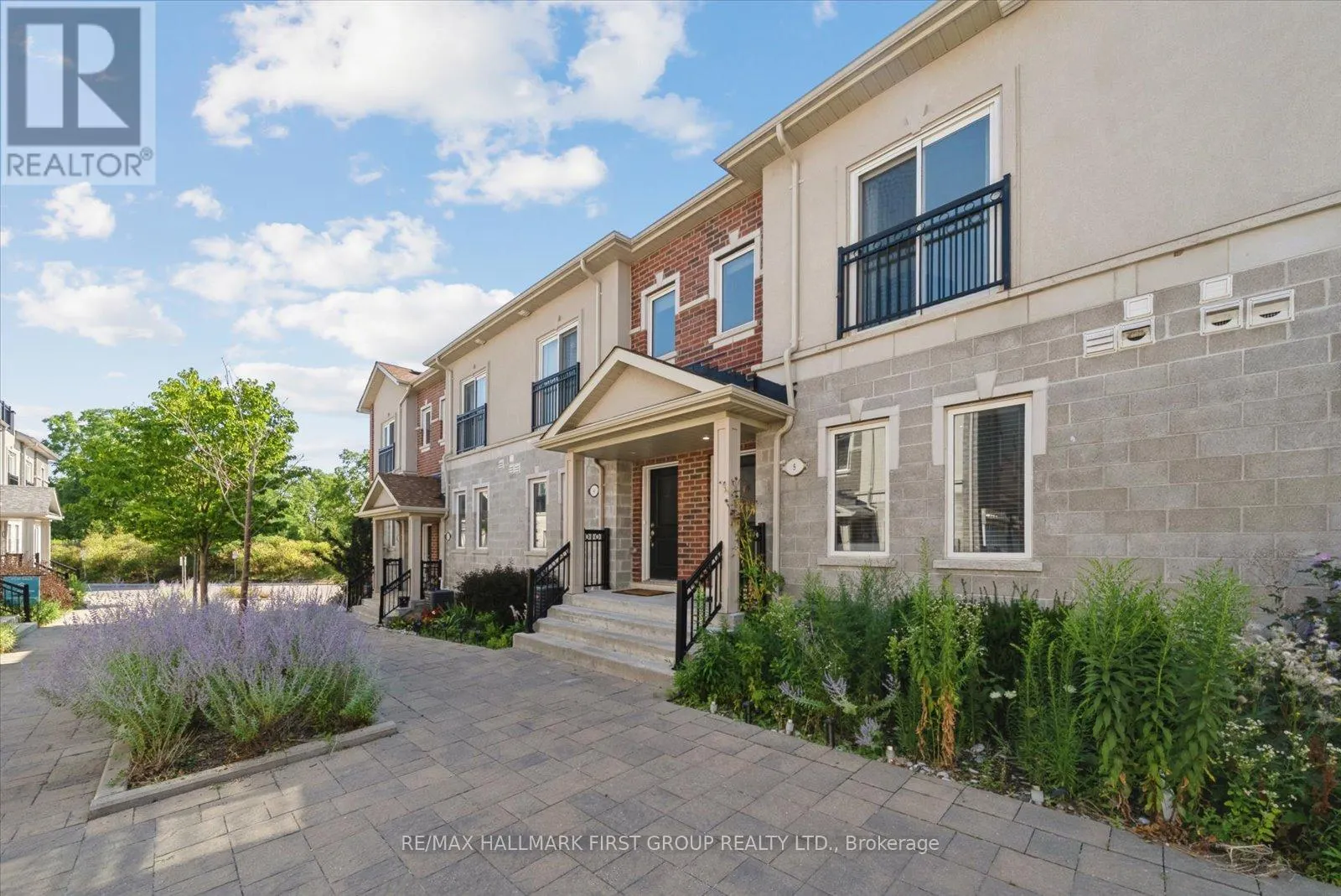 5 - 1060 ST. HILDA'S WAY, #5
