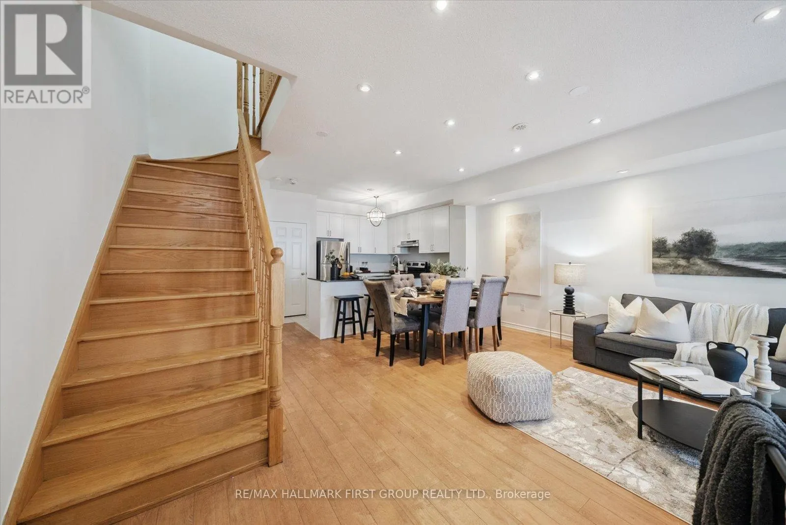5 - 1060 ST. HILDA'S WAY, #5