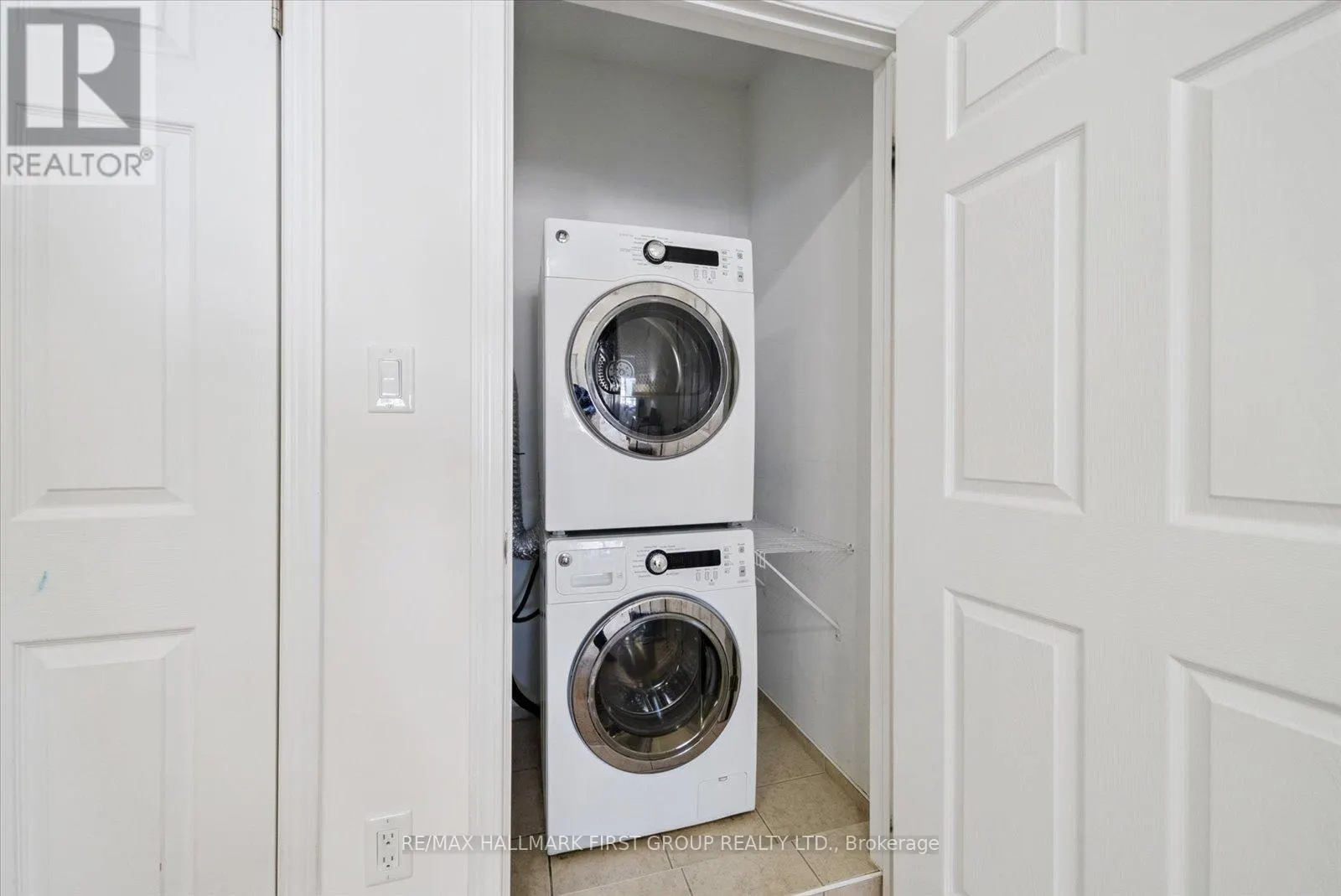 5 - 1060 ST. HILDA'S WAY, #5
