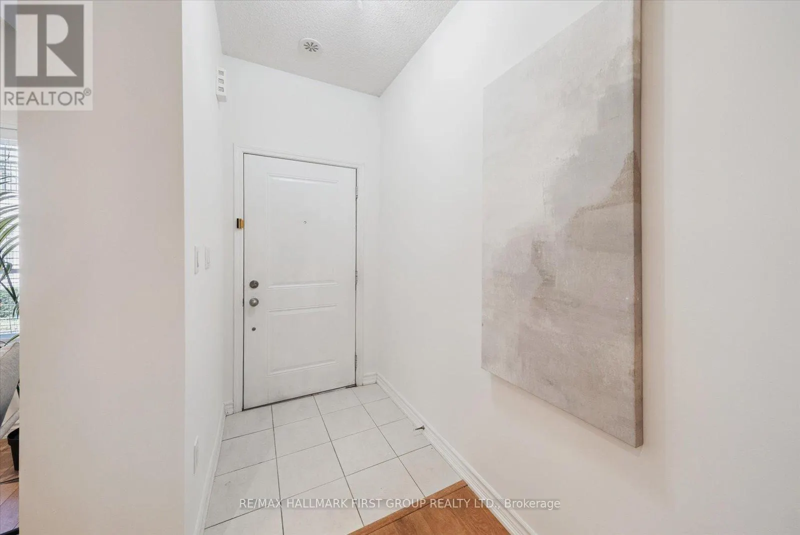5 - 1060 ST. HILDA'S WAY, #5