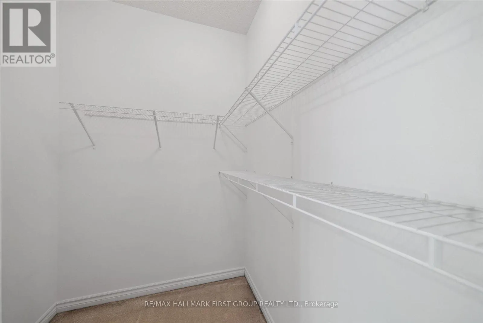 5 - 1060 ST. HILDA'S WAY, #5