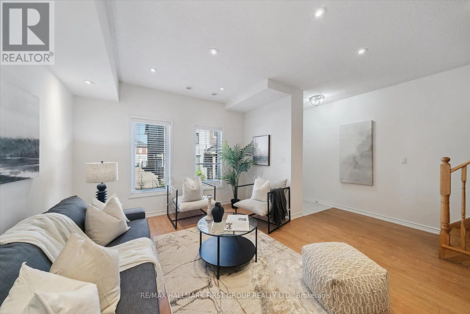 5 - 1060 ST. HILDA'S WAY, #5