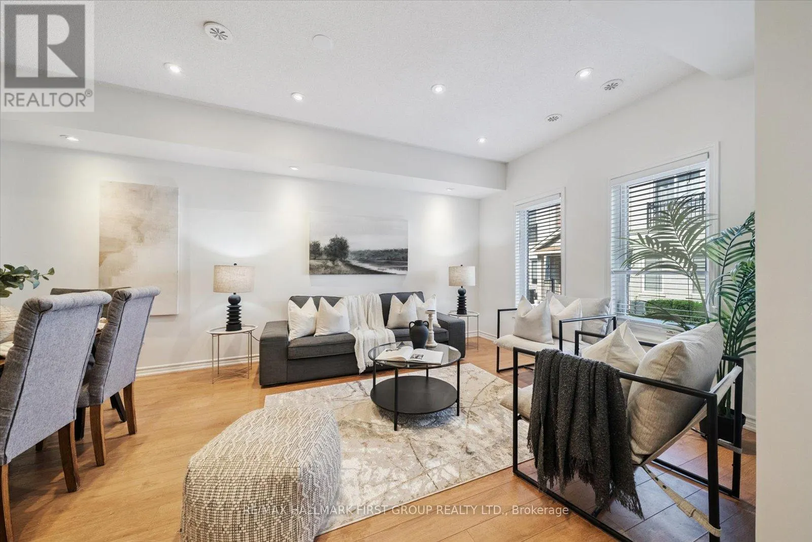 5 - 1060 ST. HILDA'S WAY, #5